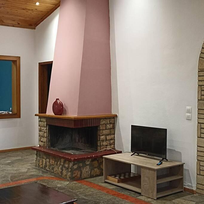 Vila Πετρινη Κατοικια Στην Φυση Tagarades Exteriér fotografie
